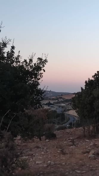 أرض سكنية للبيع في عبين – إطلالة رائعة - 2