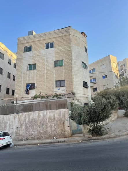 عمارة استثمارية بسعر مميز: 5 شقق وبناء 680م للبيع