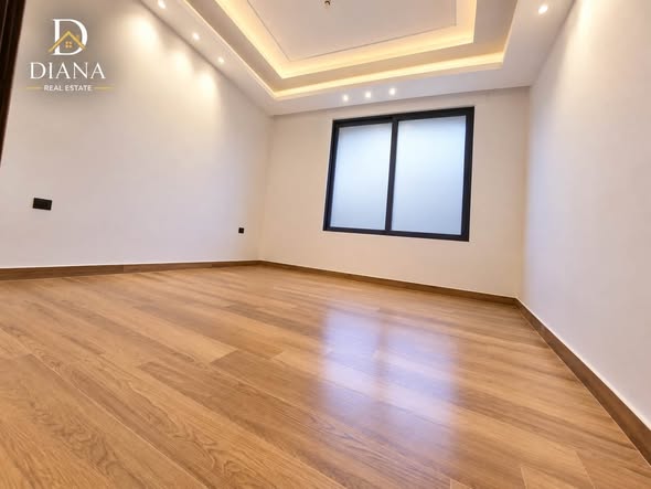 شقة فاخرة للإيجار في رجم عميش