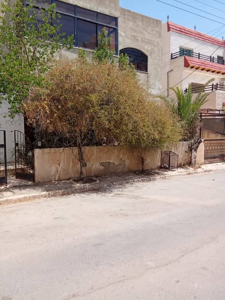بيت مستقل فاخر للبيع في طبربور – عائلة راقية