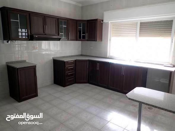 شقة فاخرة للإيجار في الرابية
