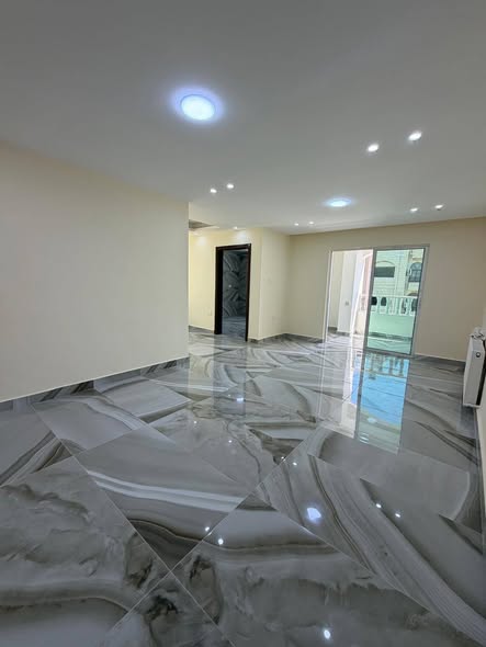 شقة مجددة بالكامل للبيع في الجاردنز – فرصة استثمارية - 2