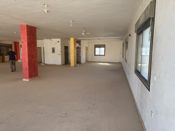 طابق فاخر للإيجار في الوحدات بمساحة 300م - 3