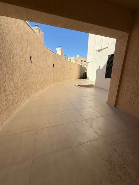 شقة فاخرة مع حديقة وتراس خاص في البنيات