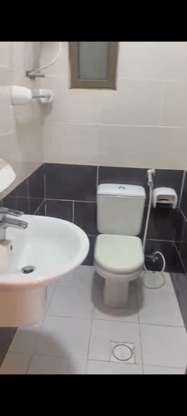 شقة عصرية للإيجار في أم أذينة، عمان - 2
