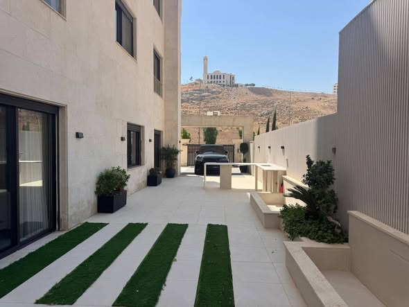 شقة فاخرة مفروشة للإيجار في عبدون - 4