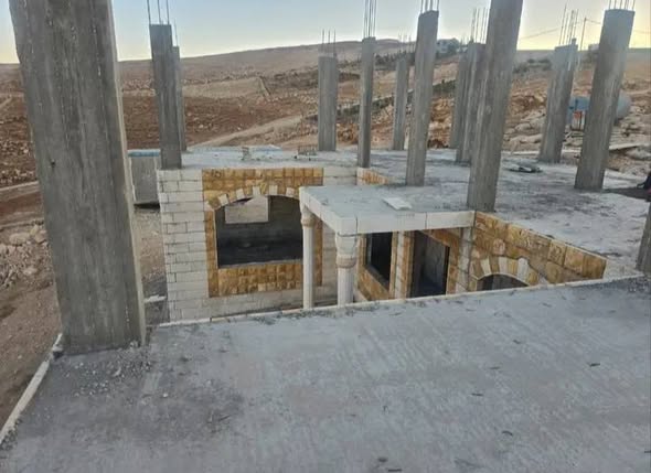 بيت مستقل على 4 دونم للبيع بسعر لقطة في المفرق - 2