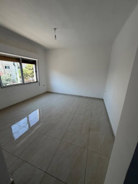 شقة فاخرة للإيجار في الجبيهة شارع الجامعة (الجامعة الأردنية) - 4