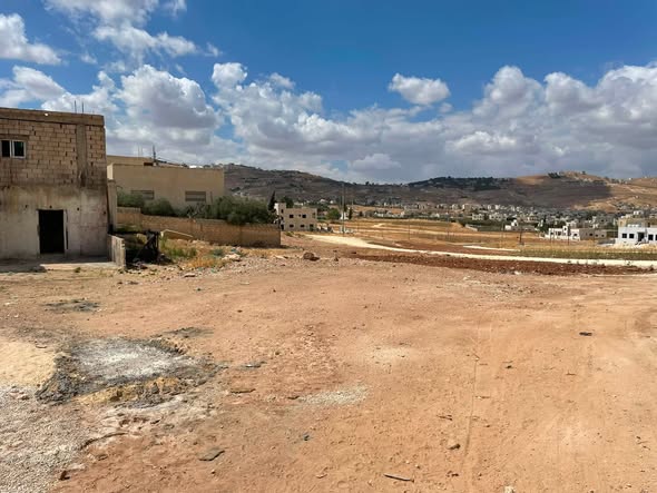قطعة أرض استثنائية في عين الباشا لبناء بيت العمر - 4