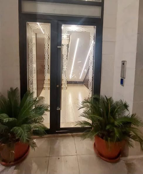 شقة فاخرة جديدة للإيجار في المدينة الرياضية