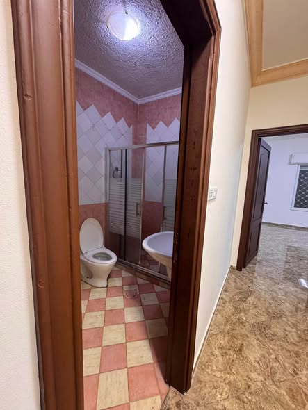 شقة فاخرة للإيجار في خلدا 120م² غرفتان نوم - 5