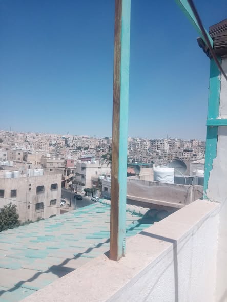 رووف مميز بإطلالة رائعة للبيع في جبل الحسين