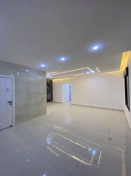 شقة فاخرة مع روف للبيع - إربد - 2