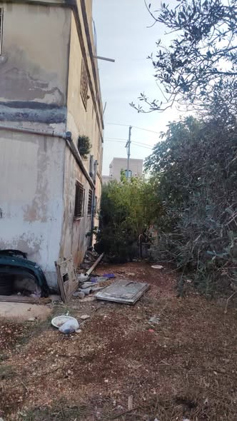 منزل مستقل طابقين مع حديقة وبئر ماء في بيت راس - 3
