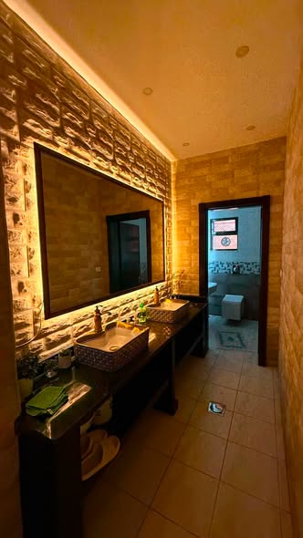 بيت مستقل فاخر للبيع في جبل الزهور