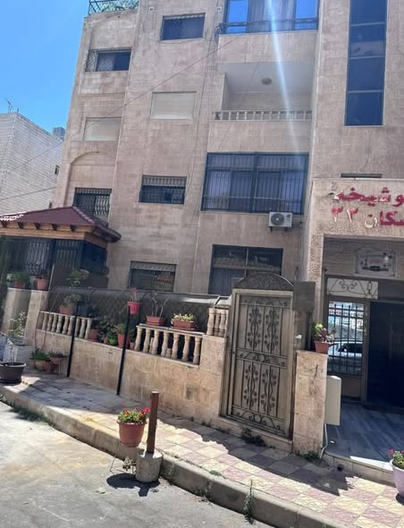 شقة فاخرة للبيع بتخفيض استثنائي في تلاع العلي - 2