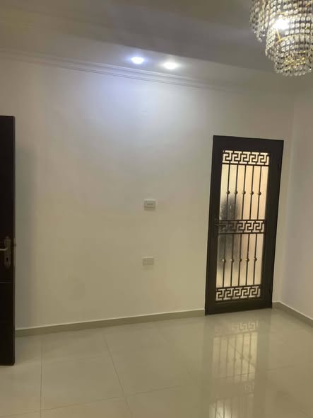 شقة فاخرة للبيع في الراهبات – تصميم راقي - 4