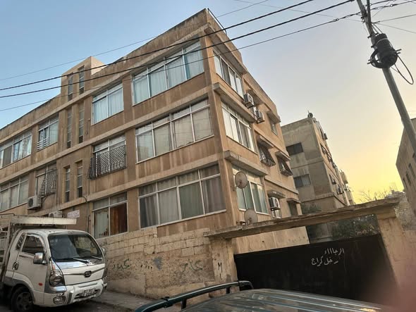 عمارة استثمارية فاخرة للبيع في ماركا - 2