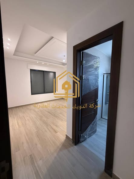 شقة فاخرة للإيجار في رجم عميش - 3