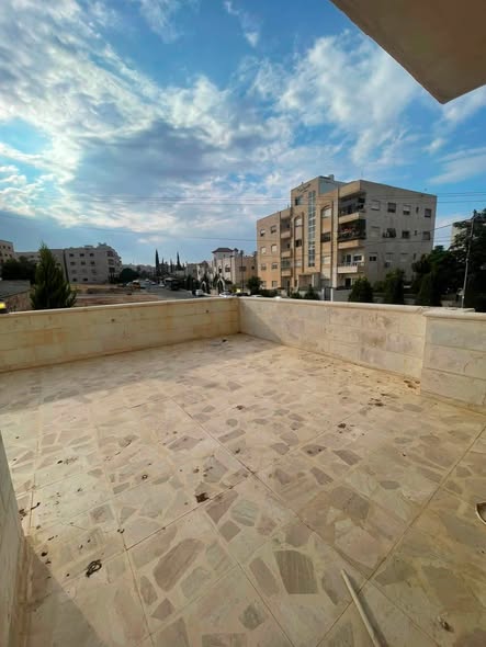 شقة أرضية فاخرة للبيع في طبربور - 4