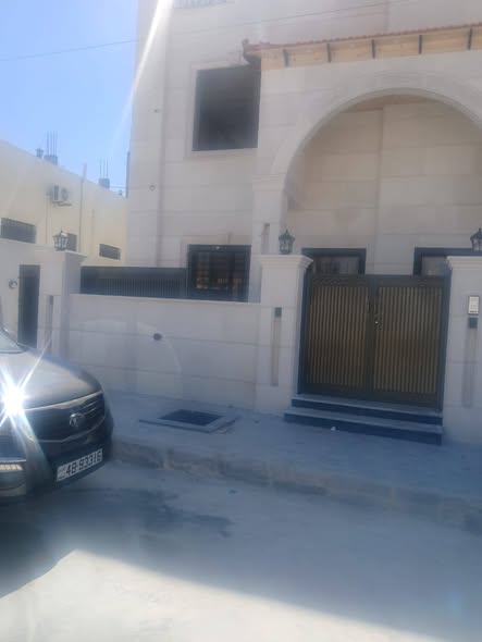 فيلا فاخرة للبيع في أبو علندا - 2