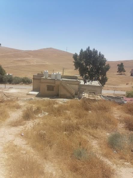 فرصة استثمارية: منزلان على أرض 3 دونم في الزنية - 3