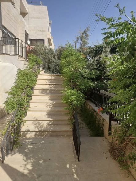 بيت مستقل فاخر للبيع في جبل الحديد - القويسمة - 2