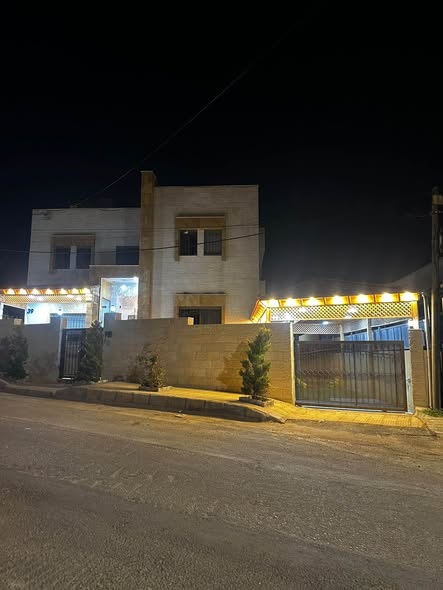 عمارة سكنية فاخرة للبيع - أقرب إلى فيلا مع تسوية وروف - 2