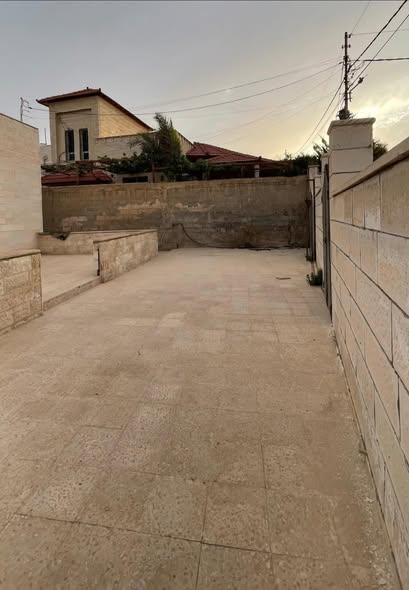 منزل مستقل فاخر في حي الجنينية - الزرقاء - 2