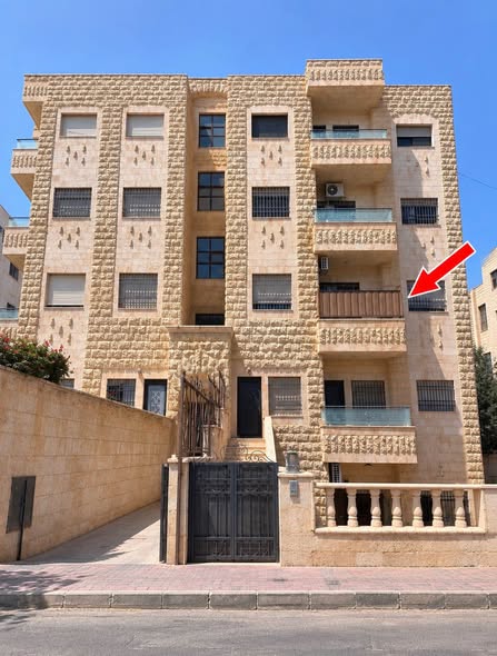 شقة أنيقة للبيع في شفا بدران - الكوم الغربي
