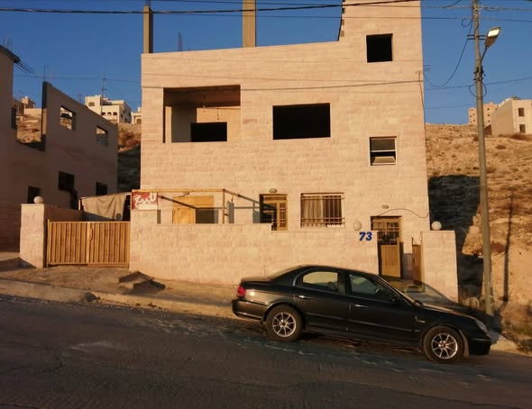 عمارة طابقين للبيع في حي عدن – استثمر بأمان