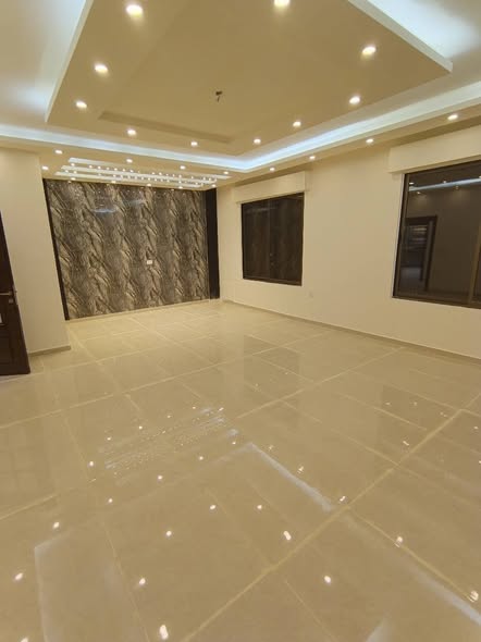 شقة فاخرة في حي المنصور بإطلالة مميزة