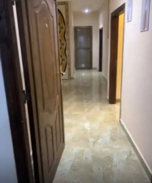 شقة فاخرة سوبر ديلوكس في ضاحية الرشيد للعرسان فقط - 4