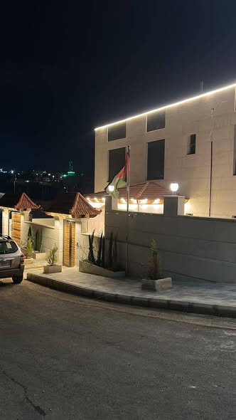 فيلا فاخرة للبيع في شفا بدران - 3