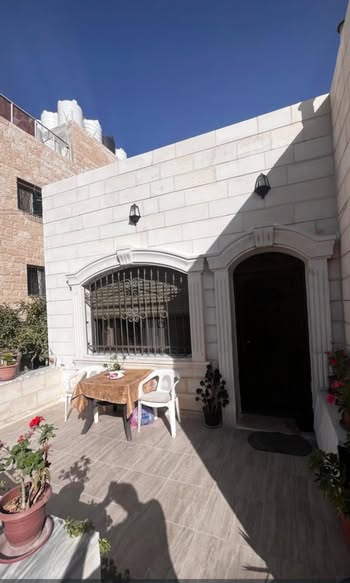 منزل عائلي فاخر في طبربور بموقع مميز