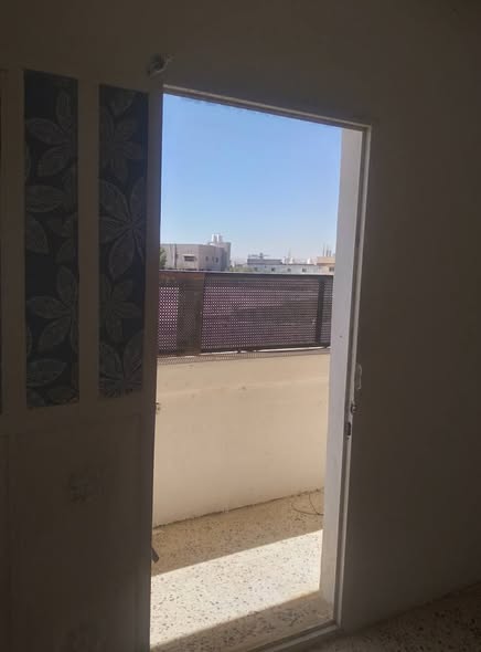 شقة للإيجار في معان - طابق ثاني مشرف