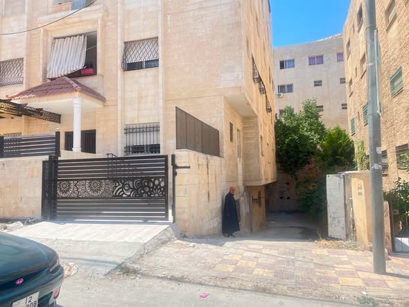 شقة مميزة للبيع في جبل الزهور - مدخل خاص - 2