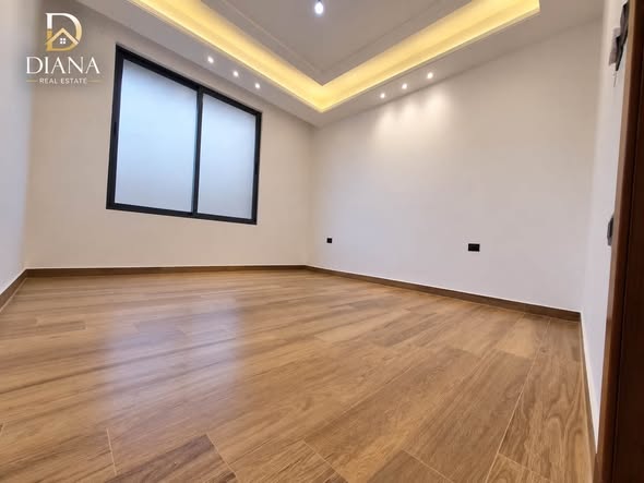 شقة فاخرة للإيجار في رجم عميش - 3
