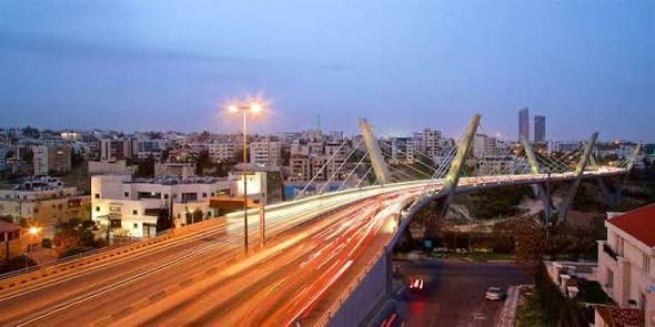 فرصة استثمارية فاخرة: مجمع تجاري حديث في عبدون