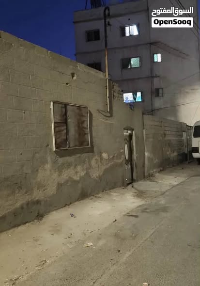 أرض تجارية سكنية مع بيت قديم في الهاشمي الشمالي