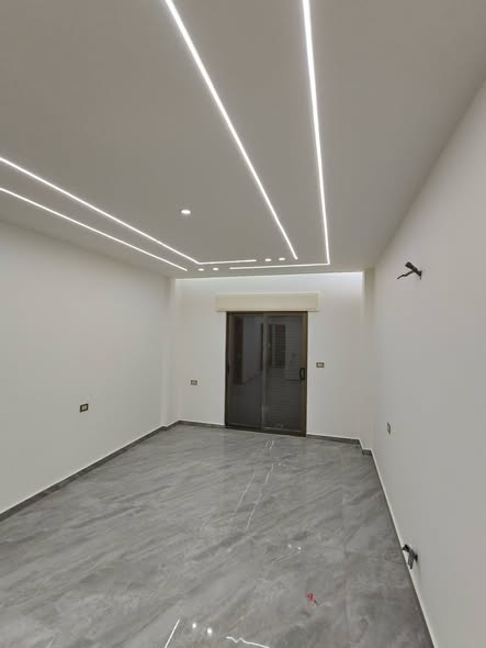 شقة فاخرة للإيجار في طابق أخير - لم تُسكن - 2