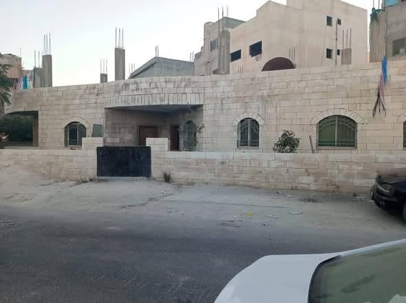 بيت مستقل للبيع في المرقب حجر واجهة حجر - 2