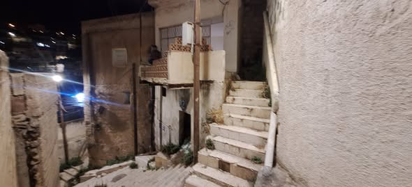 بيت مستقل للبيع بحالة ممتازة حي هادئ - 3