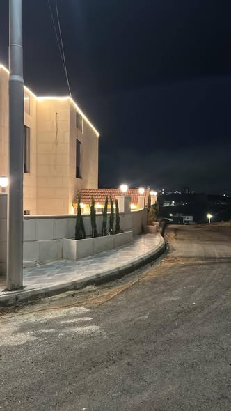 فيلا فاخرة للبيع في شفا بدران - 2