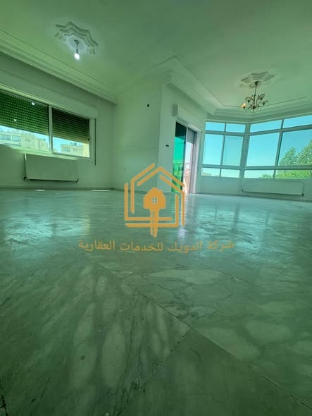 شقة راقية ثالث دور مع مصعد في الجاردنز - 5