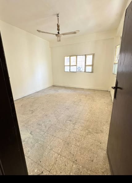 عمارة استثمارية للبيع في الزرقاء - فرصة نادرة
