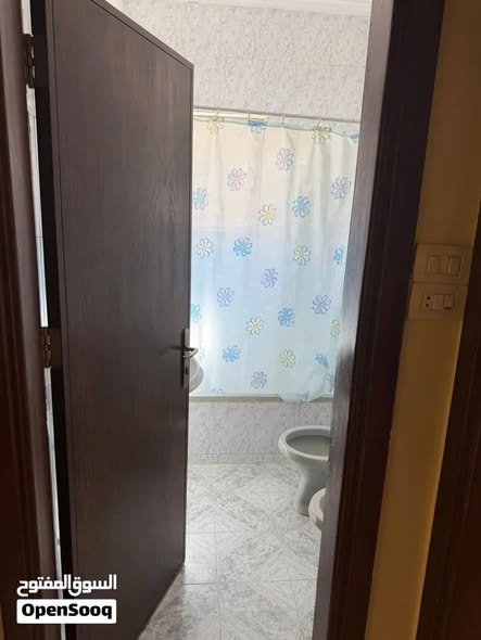 شقة للإيجار في المدينة الرياضية - 3 غرف و3 حمامات - 2