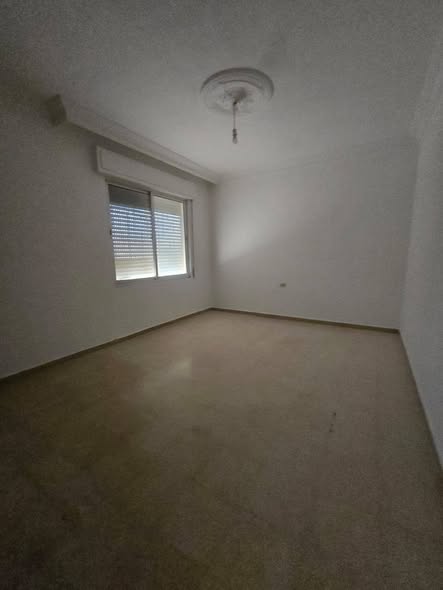 شقة رحبة للإيجار في المدينة الرياضية