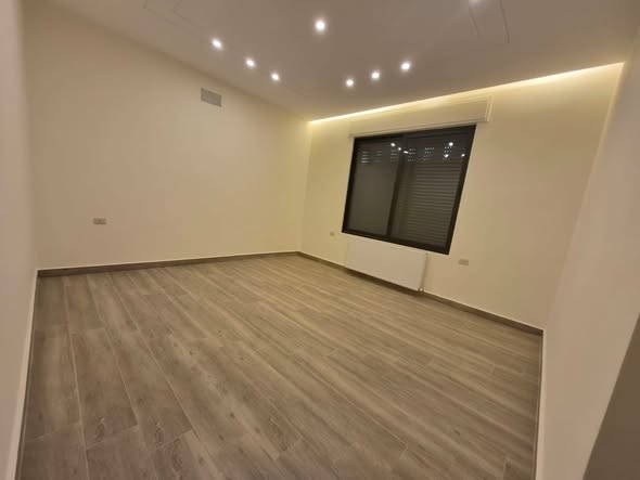شقة فاخرة جديدة للإيجار في الظهير - 2