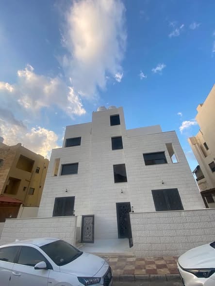 شقة تسوية فاخرة للبيع في التاسعة